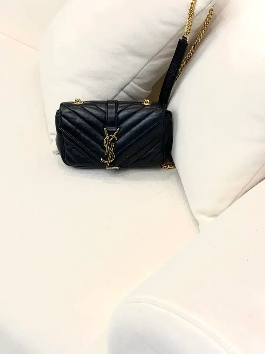 Saint Laurent サンローラン Classic モノグラム ベイビー クロス クロスバック バッグ