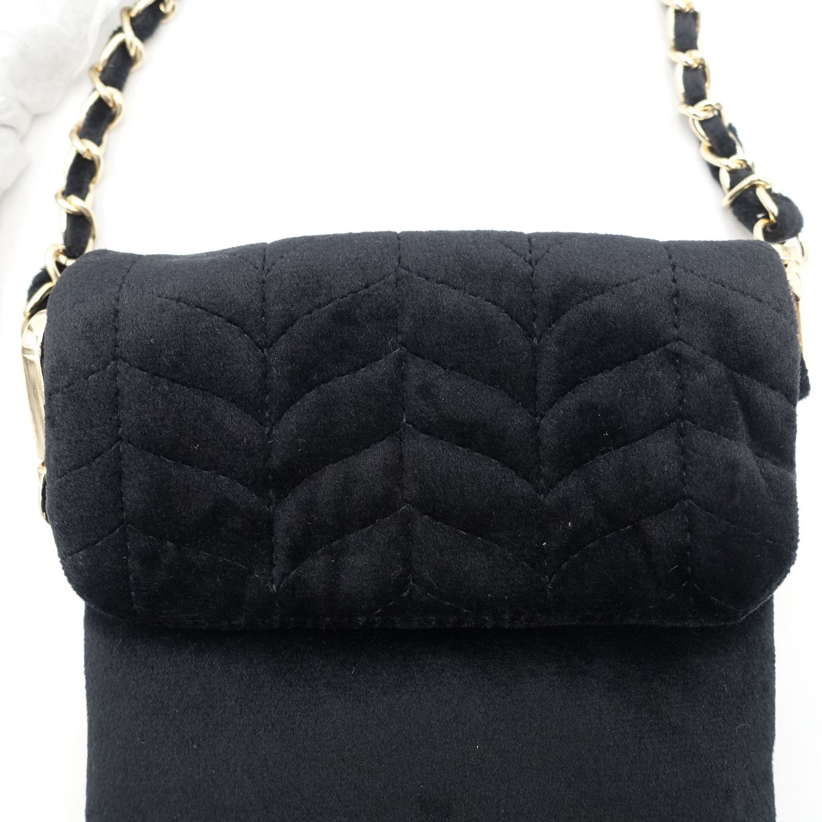 Aubade ノベルティ キルティング スマホショルダーバッグ 黒 ブラック