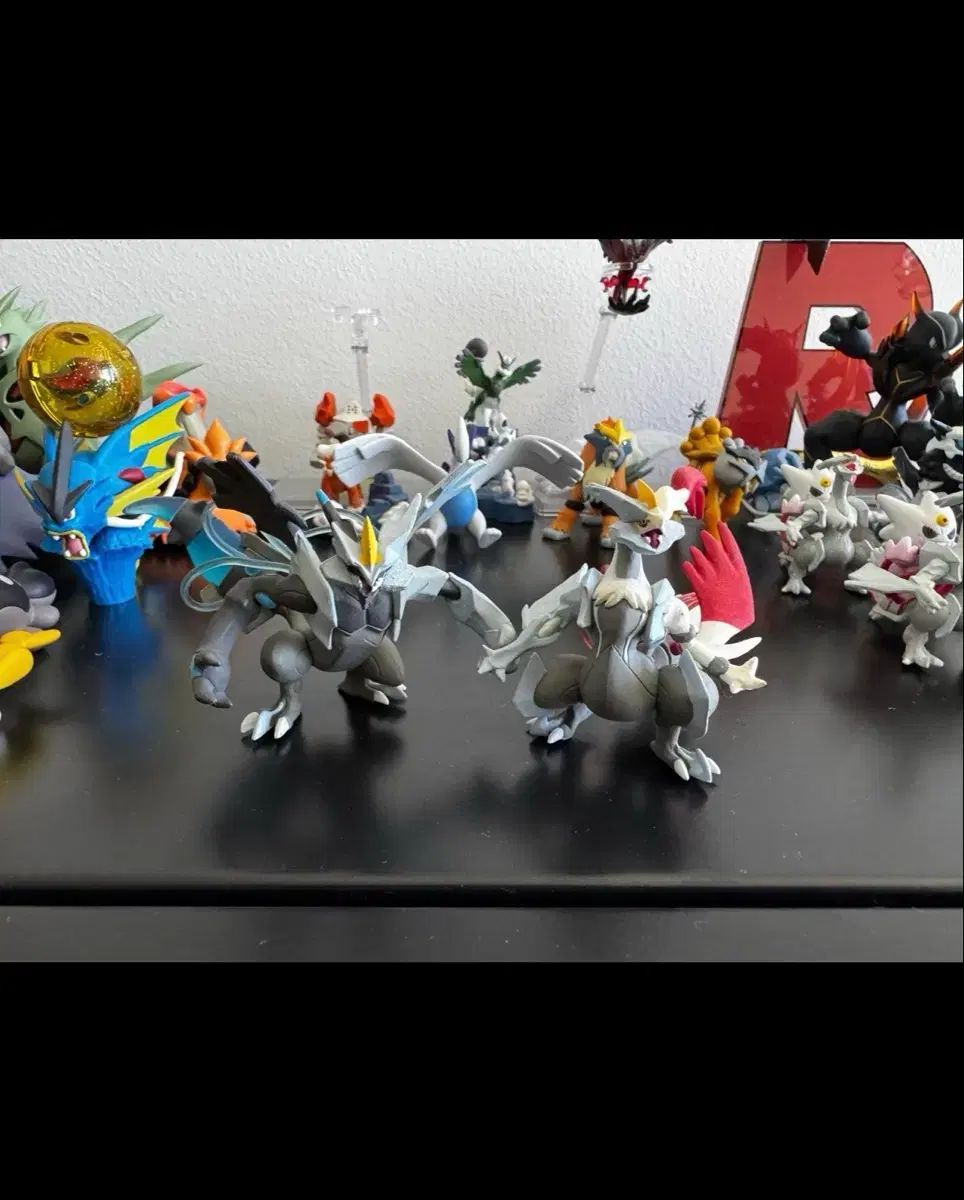 ブラックu0026白キューレム TCGフィギュア