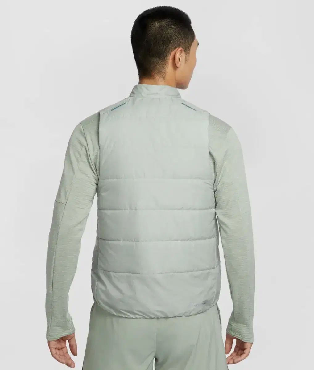 ナイキ サーマフィット adv レペル ダウン ランニング ベスト M サイズ