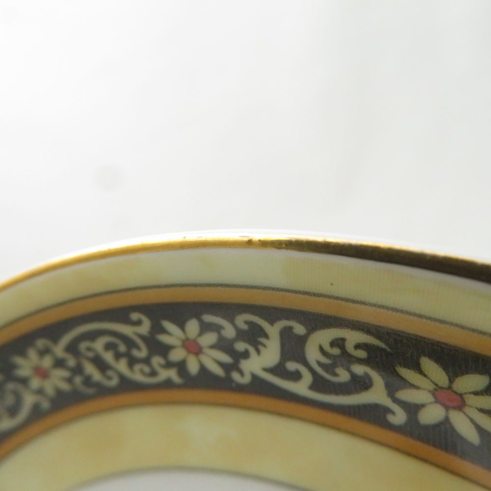 ティーカップ＆ソーサー