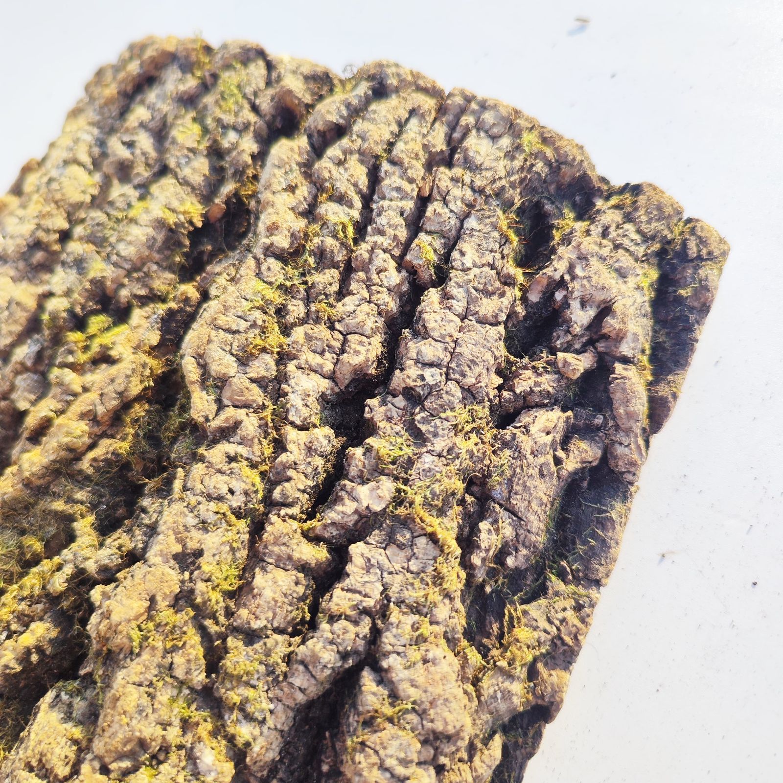 c993 25×30cm コルク樹皮 コルク板 バージンコルク 穴あけ可 送料無料