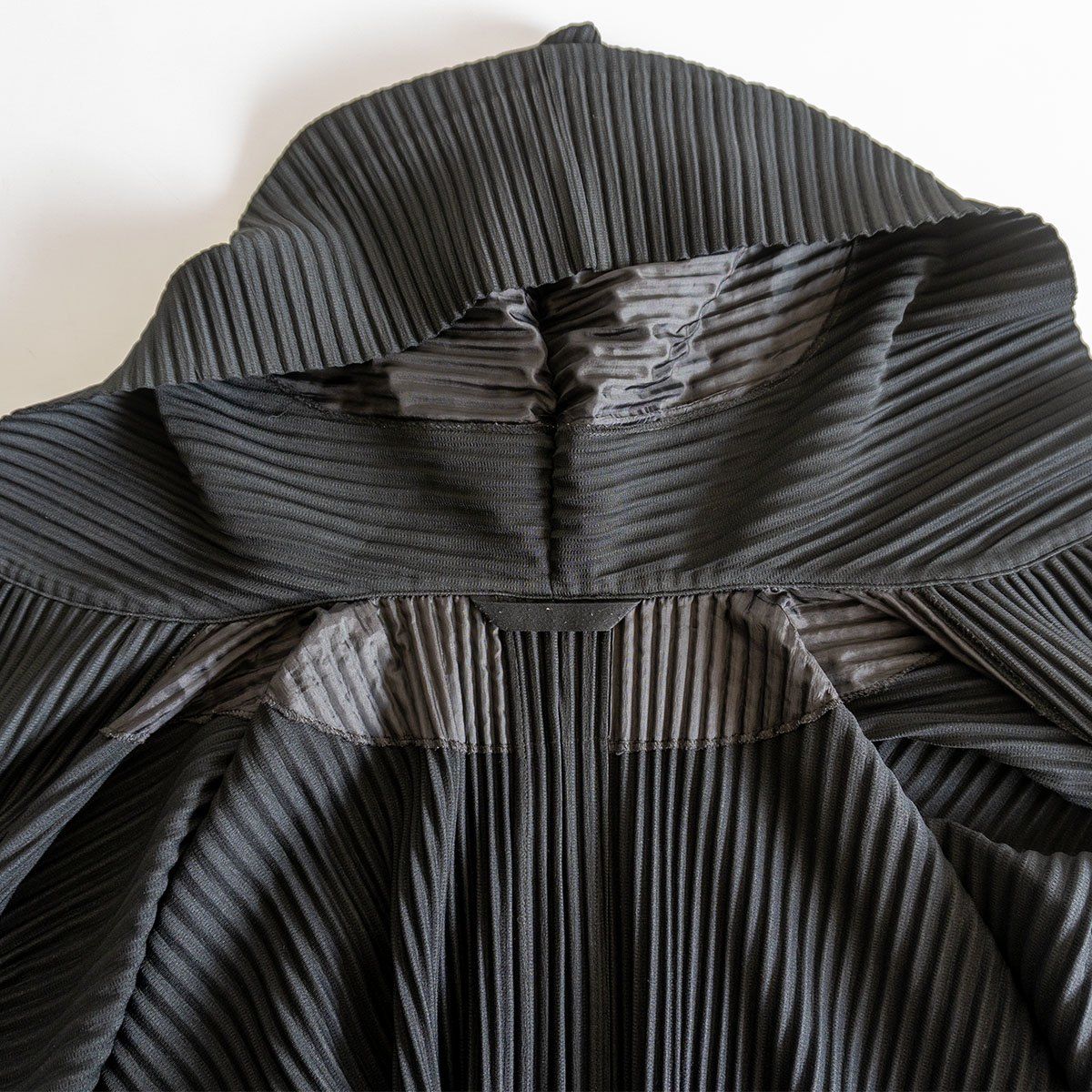 美品】 HOMME PLISSE ISSEY MIYAKE【プリーツ ジャケット】3 ブラック