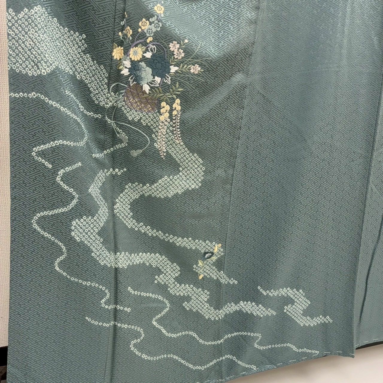 付下げ 刺繍 絞り 紋無し 紗綾形の地紋 訪問着 正絹 着物 MK-1763