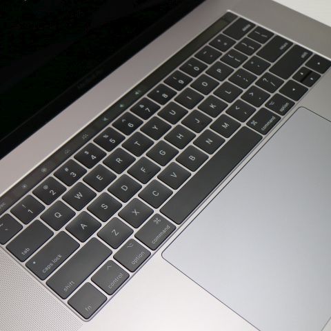 超 MacBook Pro 2017 15インチ 第7世代 Core i 7 16 GB SSD 1 TB ノートパソコン Apple 02000