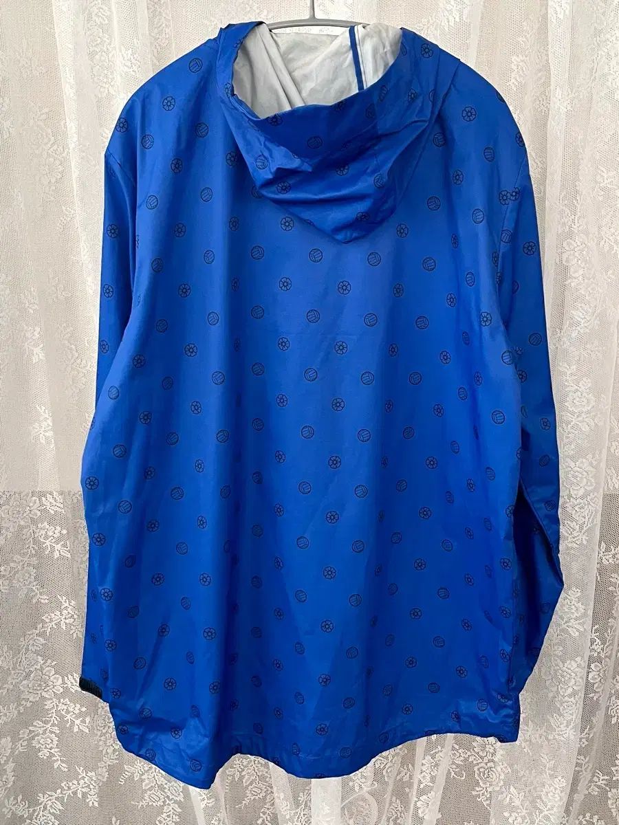 アディダス チェルシー fc フード ウィンドブレーカー ジャケット