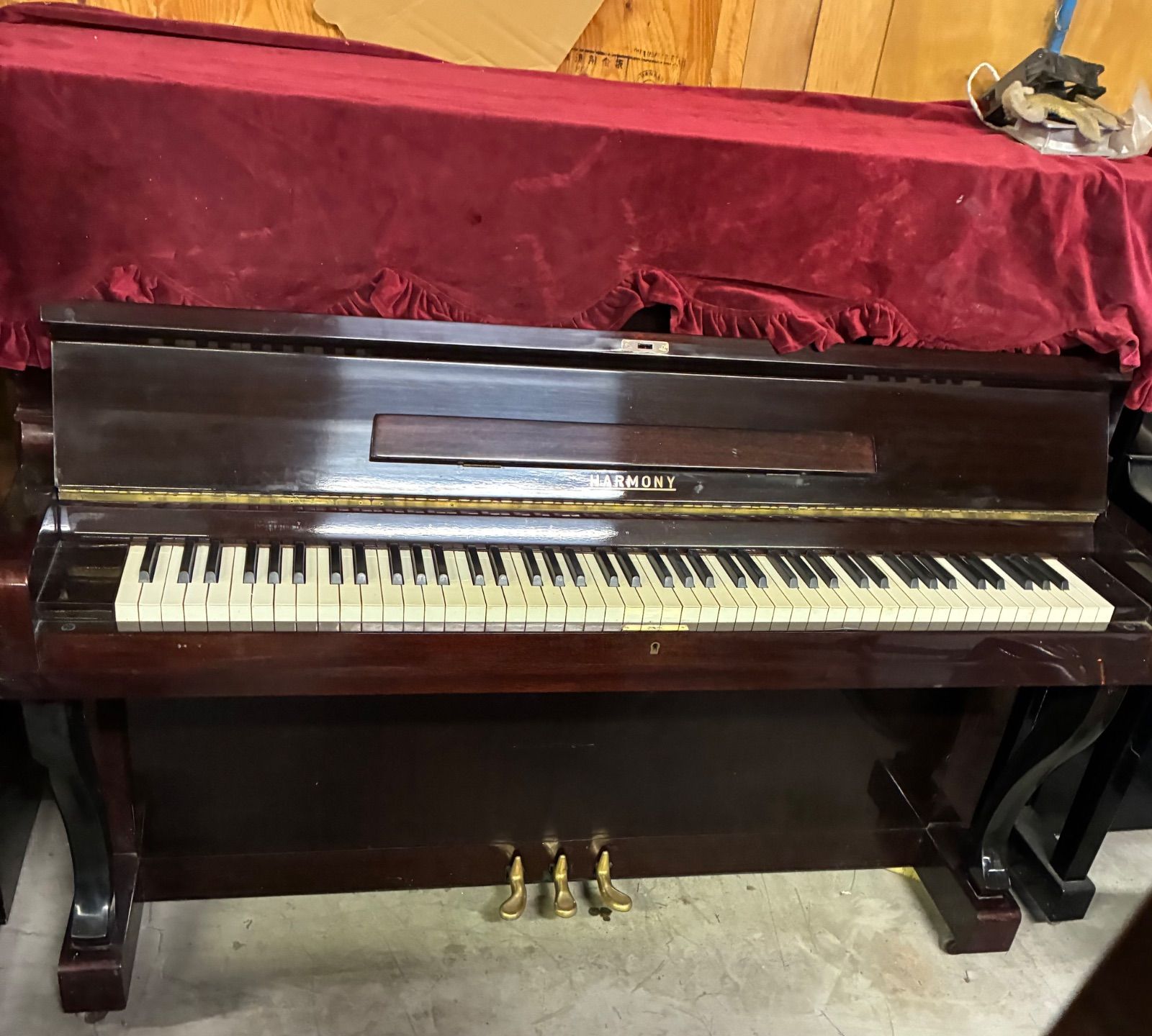 ハーモニーピアノ 色合いの良いマホガニー艶出し 中型