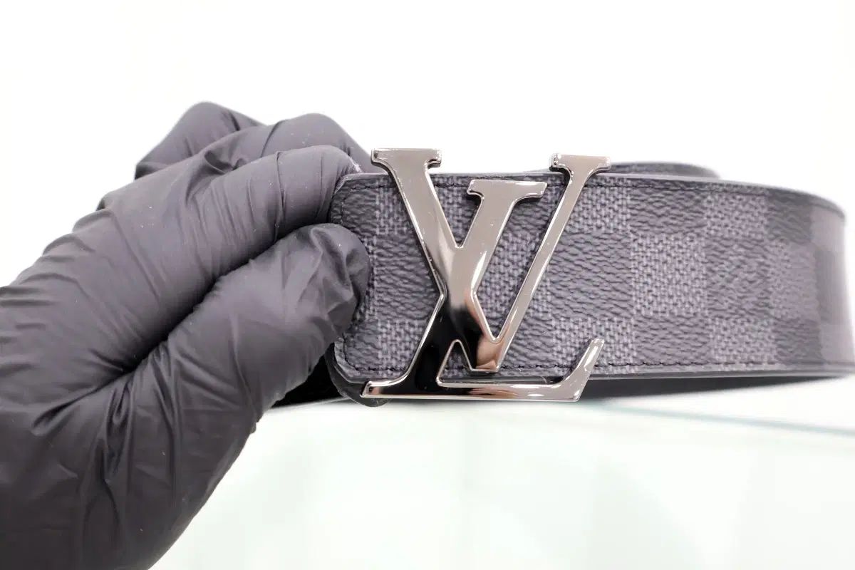 40MM イニシャル リバーシブル ベルト・LV ルイヴィトン タイガ 国内