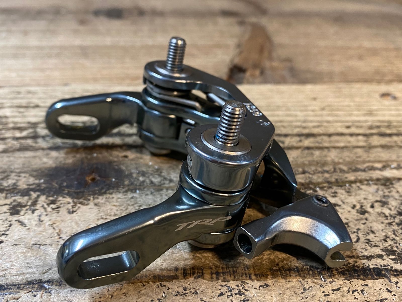 JQ017 TRP T851 ダイレクトマウントブレーキ キャリパー ※シュー