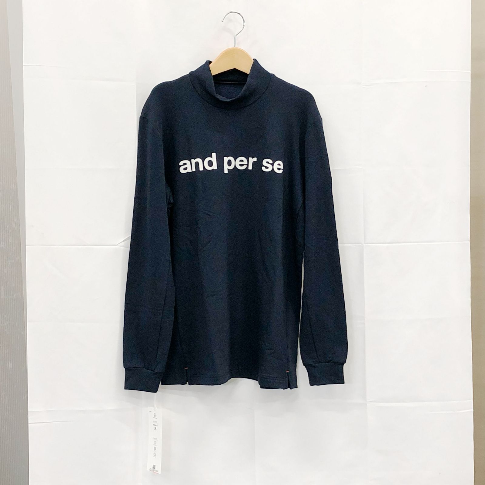 ! アンパスィ メンズ Ｍサイズ セルヒート長袖ハイネックシャツ ネイビー系 古着ゴルフウェア