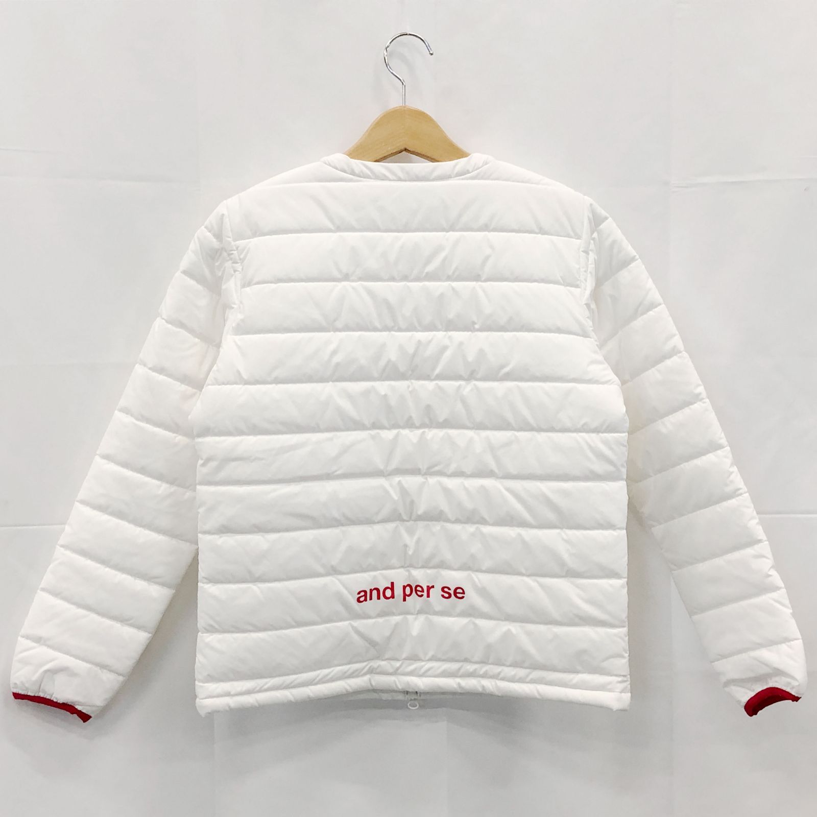 ! アンパスィ｜レディース｜Ｍサイズ｜エアロカプセル中綿ブルゾン｜ホワイト系｜古着ゴルフウェア