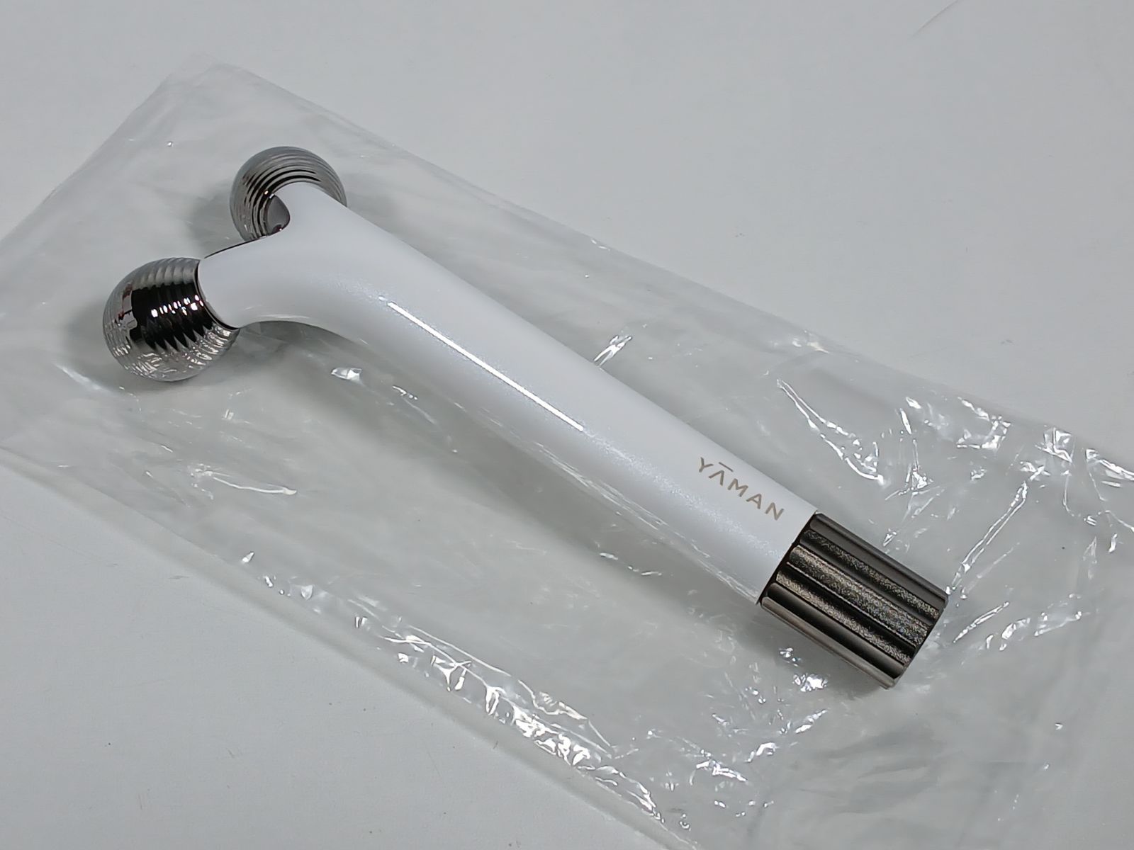 【中古】ヤーマン/YA-MAN/WAVY mini EP-16W/美顔ローラー 美品ヤーマン YAMAN WAVYmini EP-16W 美顔ローラー美顔器 Amazon.co.jp