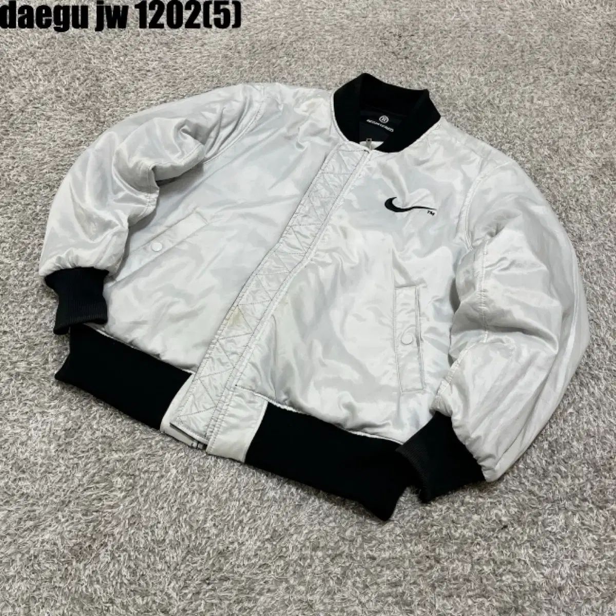 【NIKE】ビッグスウォッシュ ナイロンジャケット ホワイト&ブラック/XL ナイキ ビックスウォッシュ ブラック/ホワイト ブルゾン ジャケット XL