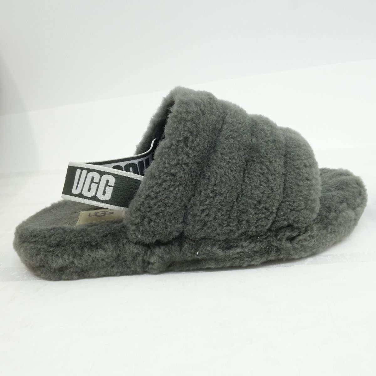 UGG アグ FLUFF YEAH SLIDE フラッフ イヤー スライド サンダル