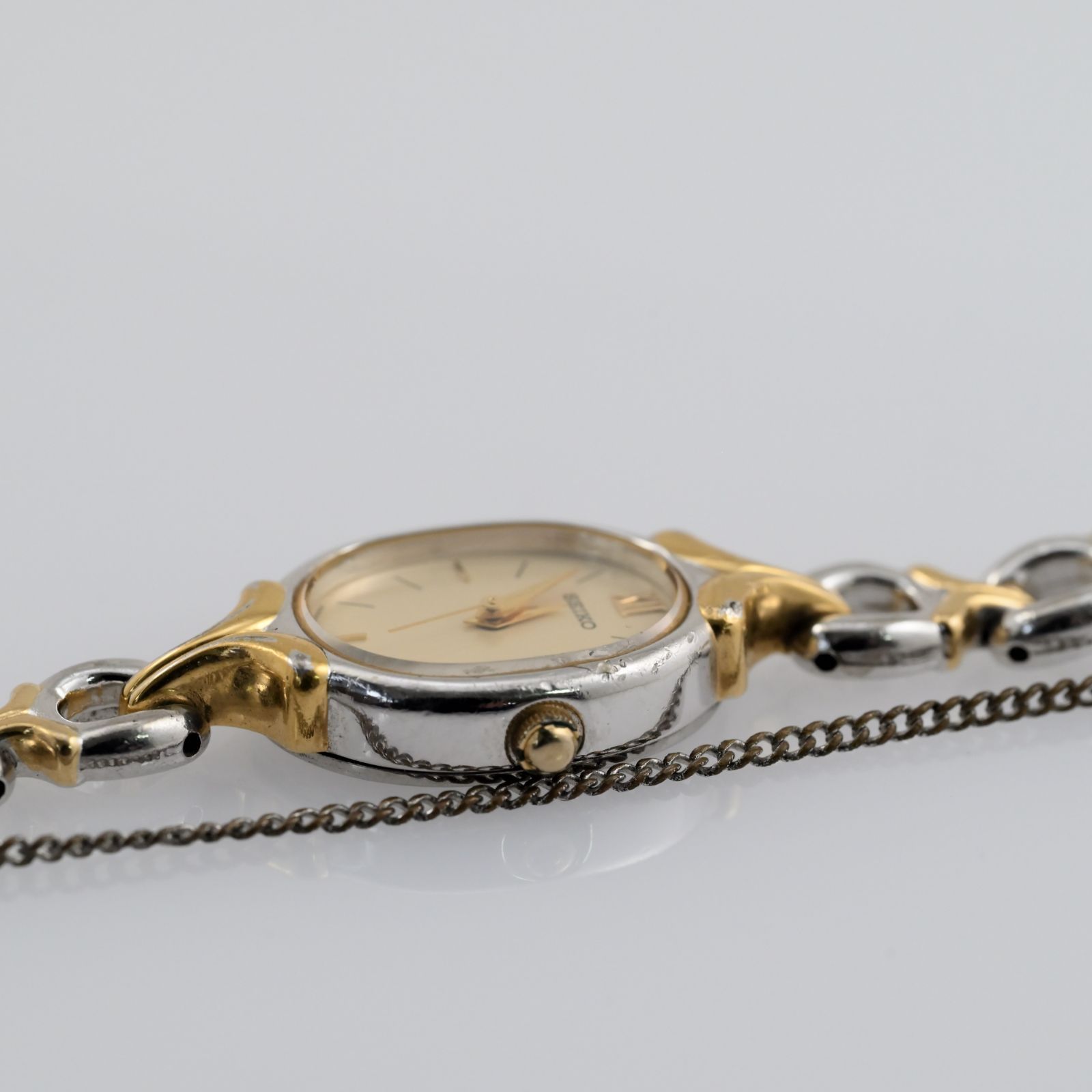 SEIKO セイコー 2P21-5D00 ドレスウォッチ オーバル 女性用腕時計