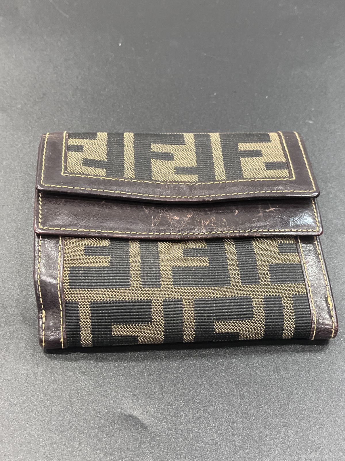 フェンディ ズッカ 財布