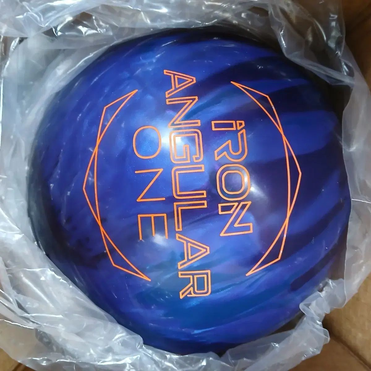 14 3パウンド 球 エボナイト アイアン angular ONE ボーリング