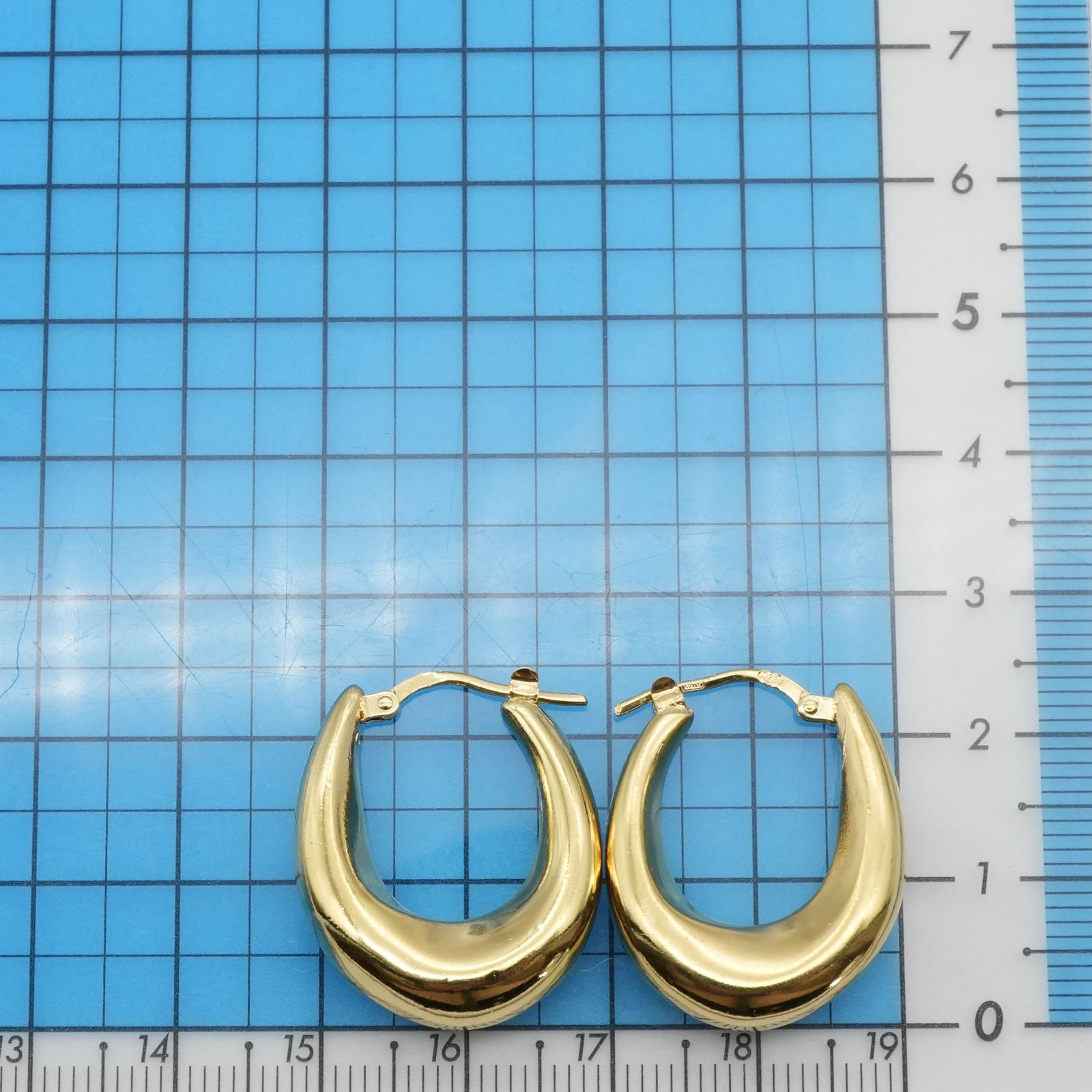 ルイーズダマス ゴールド フープ ピアス/25-2314箱 - メルカリ