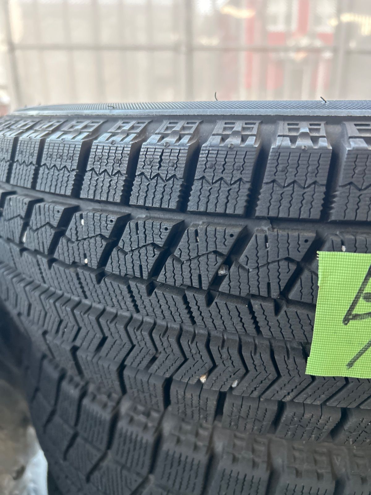 スタッドレス タイヤ