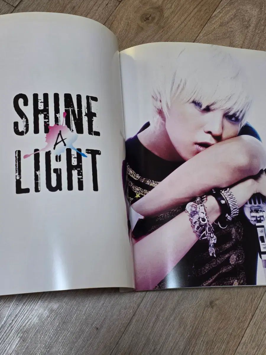 G-DRAGON（ジードラゴン） シャインアライト フォトブック PHOTOBOOK