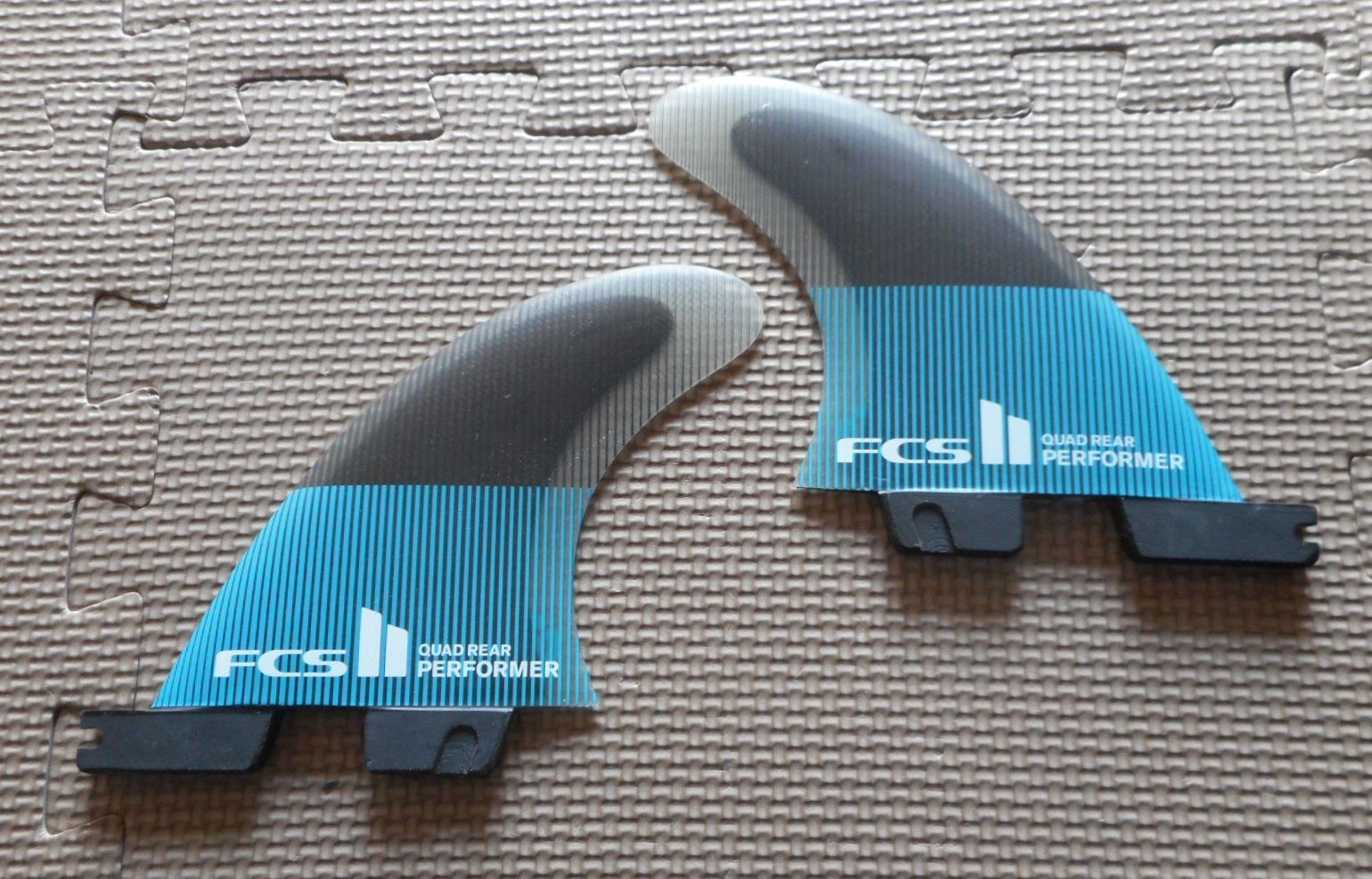 FCS II Performer PC MEDIUM Teal/Black Quad Rear Fins新品 - メルカリ