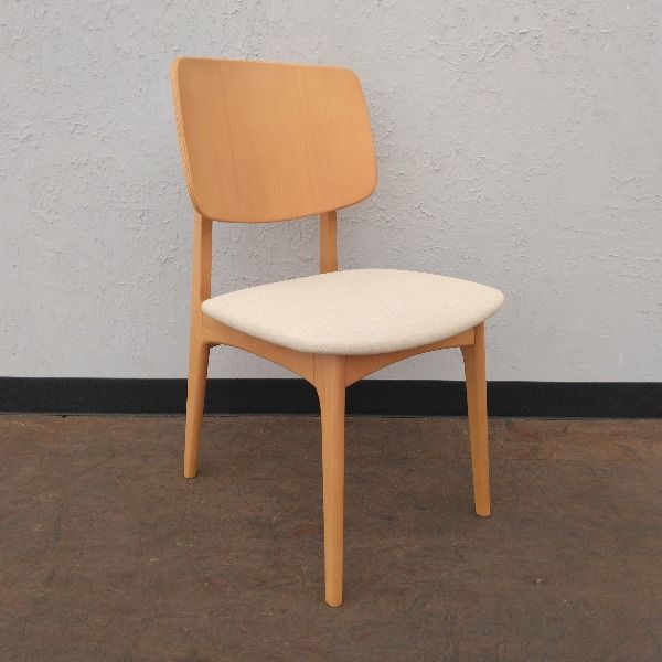 オカムラ ミーティングチェア L 114 CN-PE 54 ベージュ ライトベージュ 木脚 チェア イス 椅子