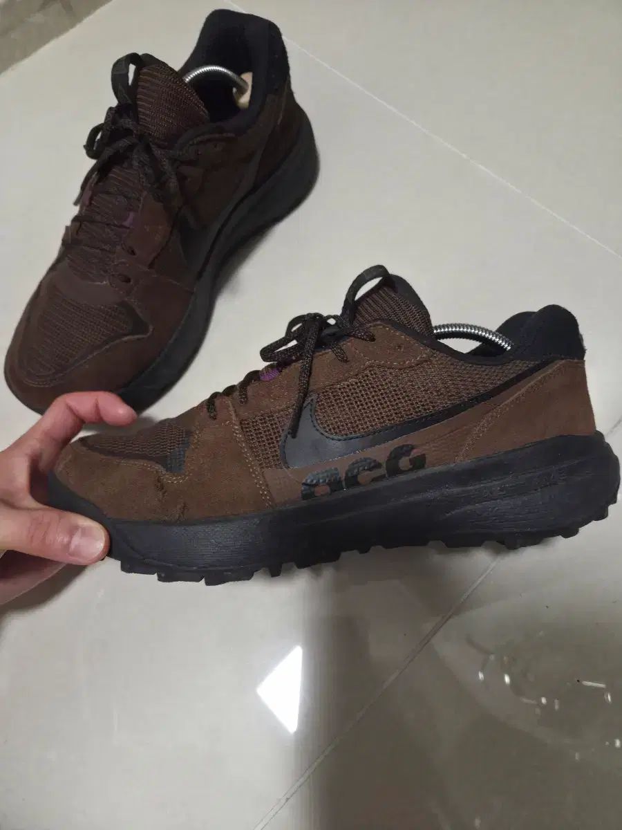 ナイキ ACG ブラウン ローゲート