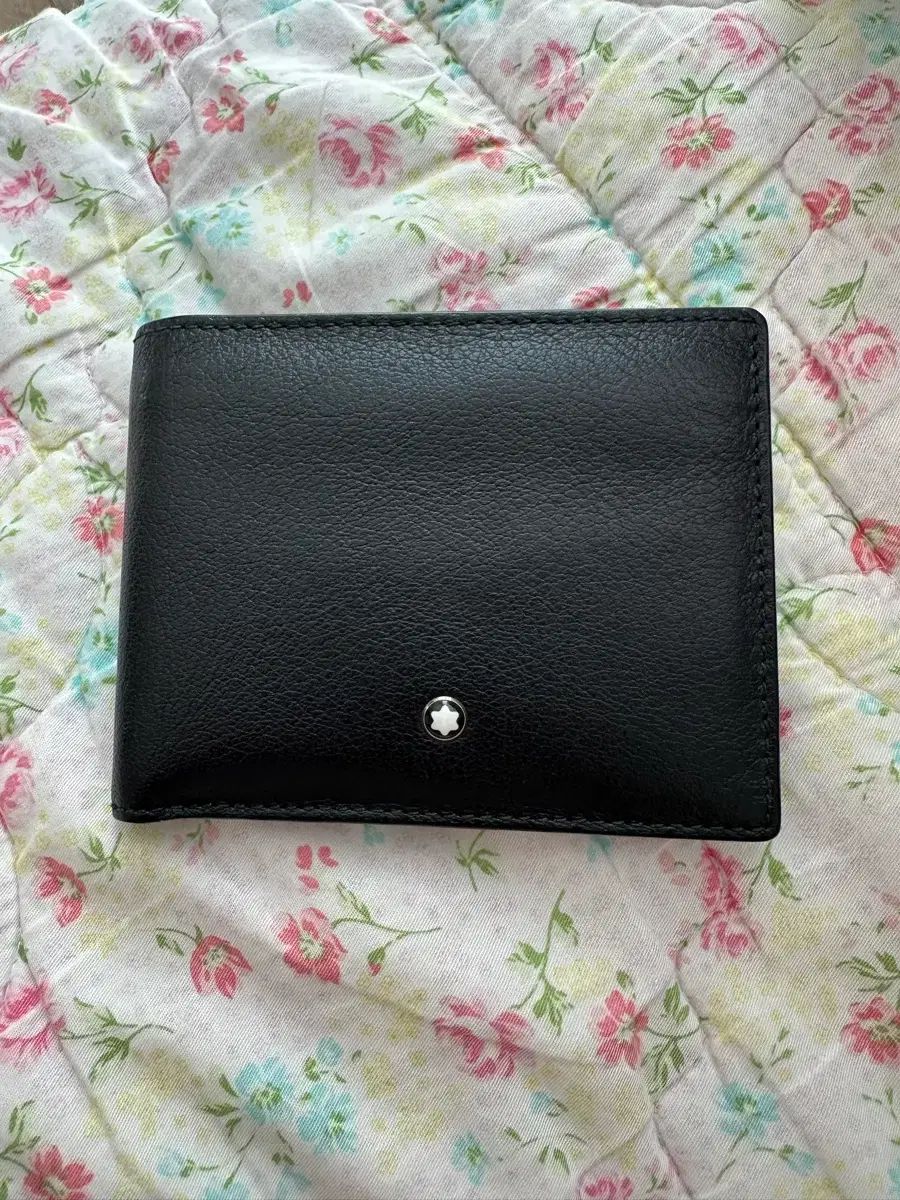 MONT BLANC モンブラン 二つ折り財布 出品 - メルカリ