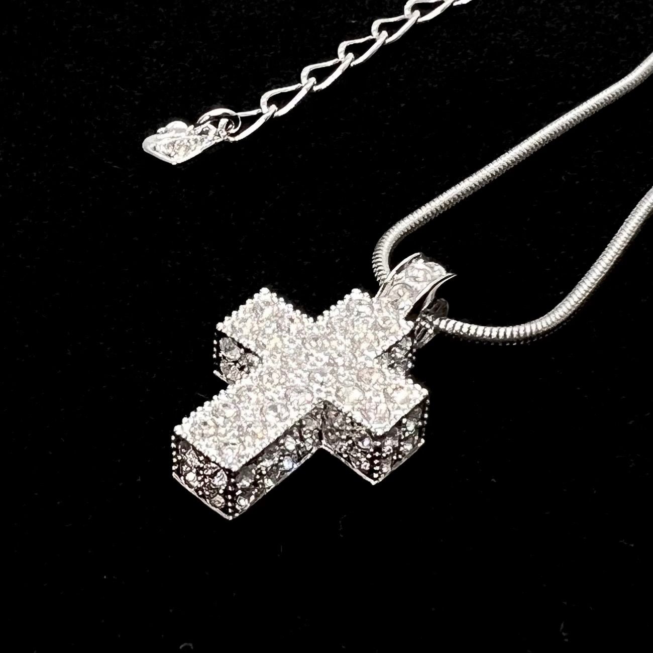 極美品☆SWAROVSKI スワロフスキー ネックレス クロス 立体 パヴェ