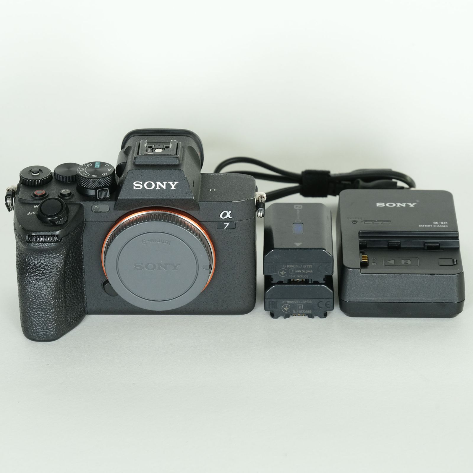 美品 SONY α7IV ILCE-7M4 シャッター数約3000回 並品 | シャッター数44,704回｜バッテリー2個・チャージャー付] SONY