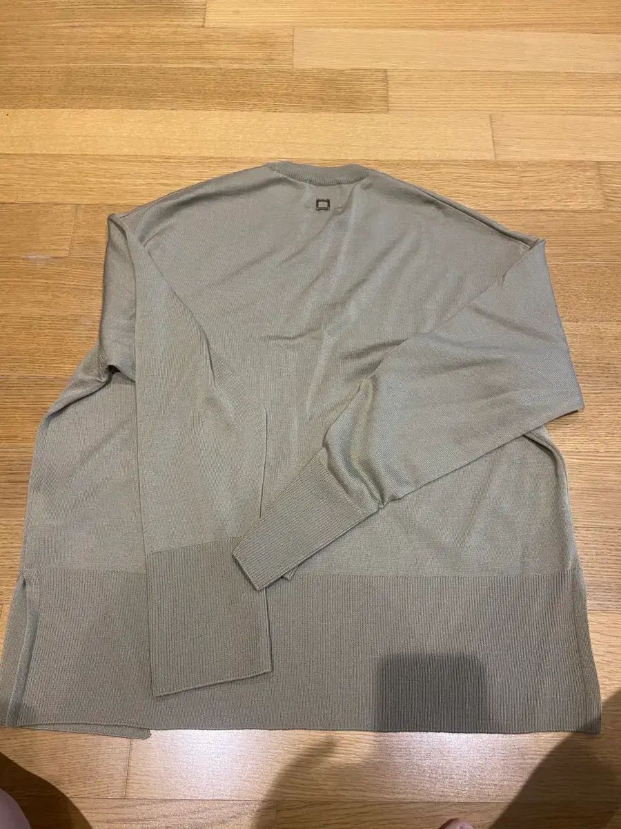 20 fw ウーヨンミ 斜めボーダー スリット ニット ベージュ 48 サイズ