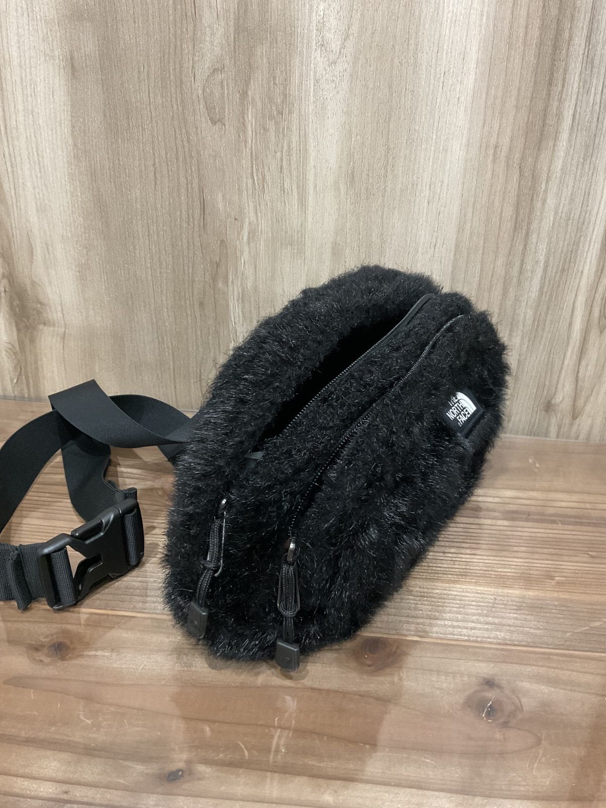 シュプリーム　ザ・ノース・フェイス　フェイクファー ウエストバッグ supreme×The North Face/シュプリーム×ザノースフェイス】よりファー
