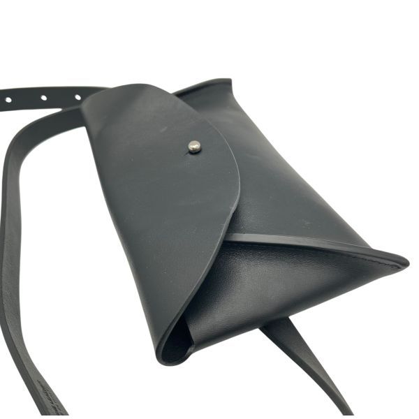 MANUELA マヌエラ　ベルトバッグ マヌエラ MANUELA ベルトバッグ ウエストバッグ 2WAY仕様 黒 レザー