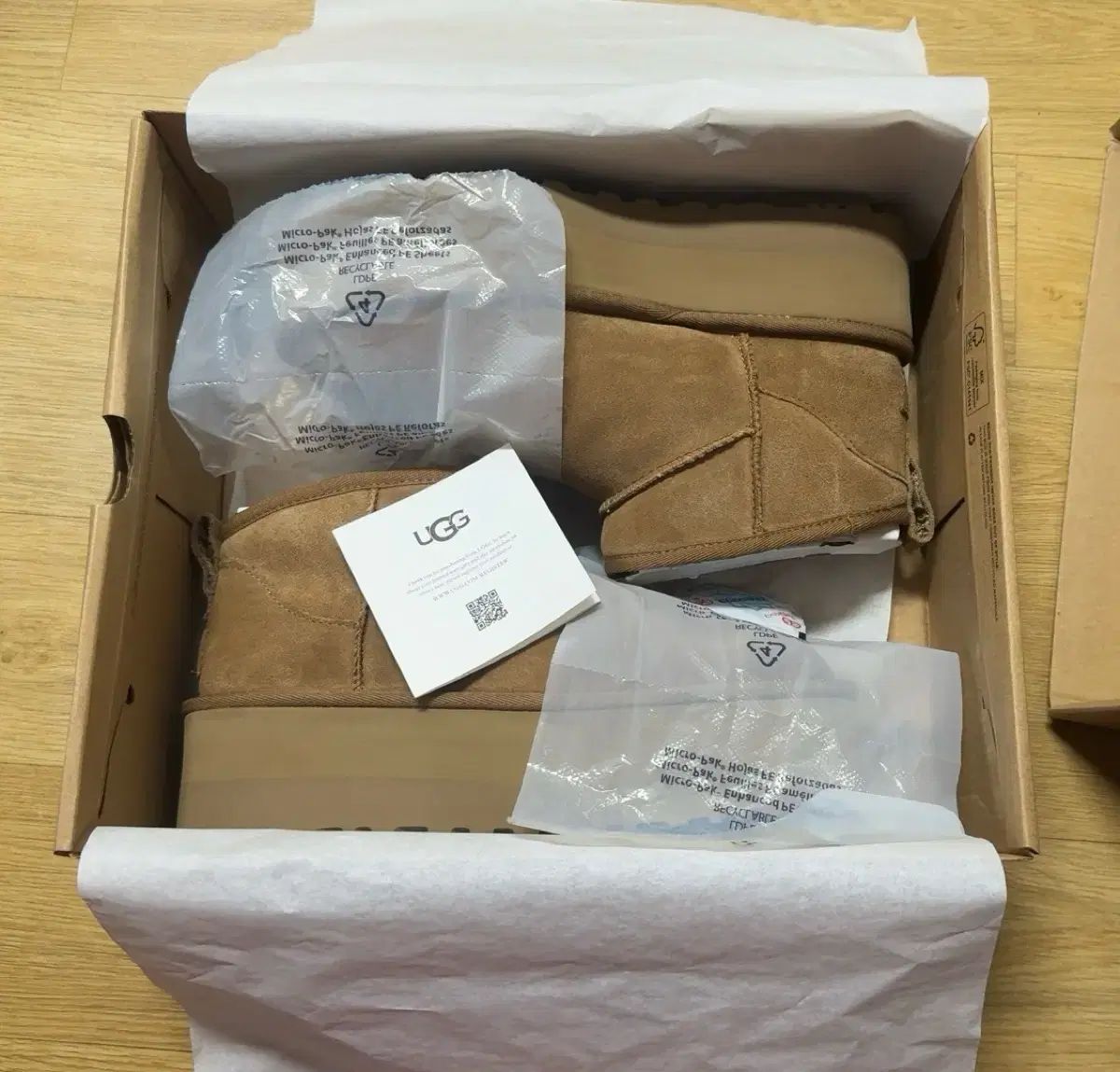 UGG Classic ウルトラ ミニ フラットフォーム 24 cm