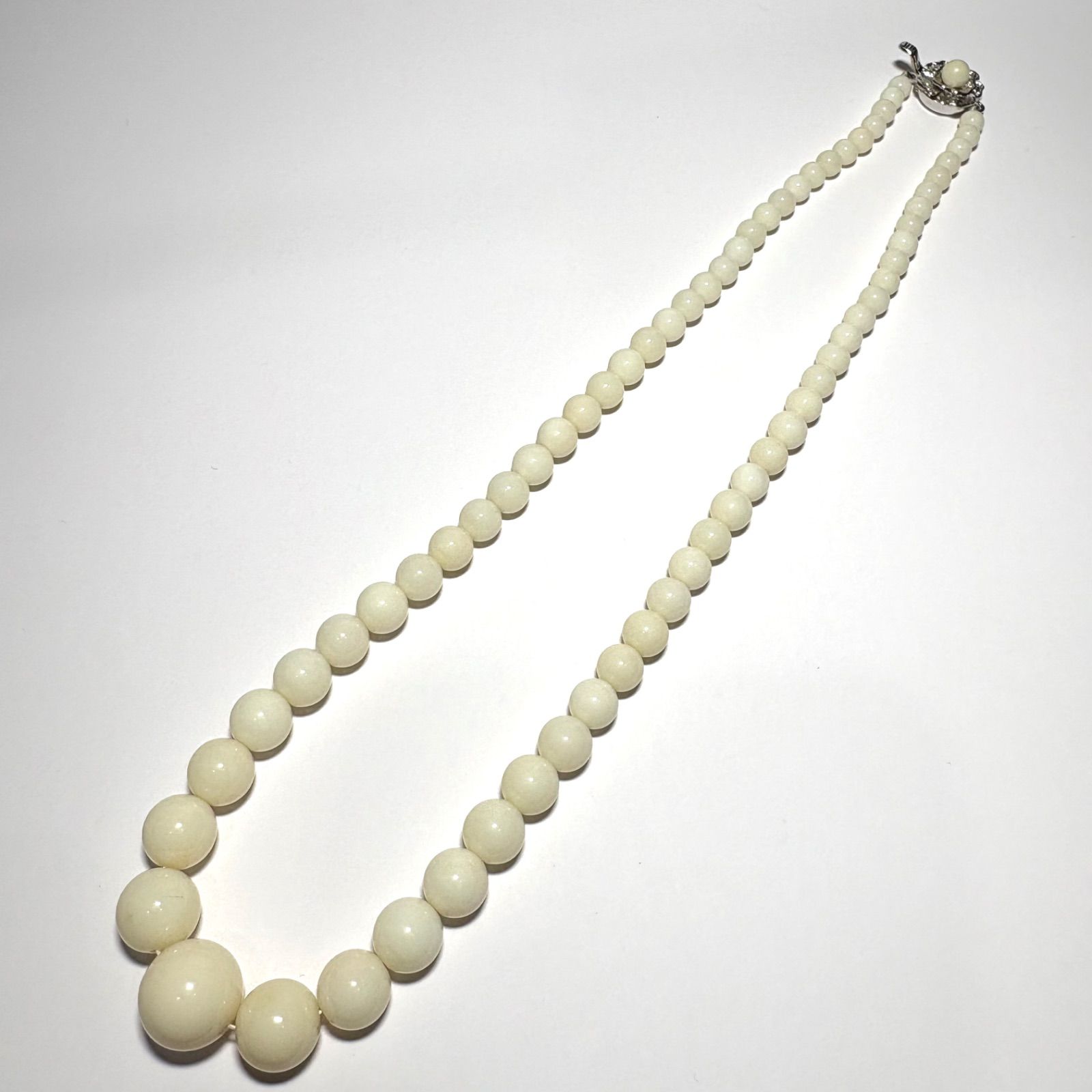 天然白珊瑚の上品グラデーションネックレス 44cm シルバー金具 - メルカリ