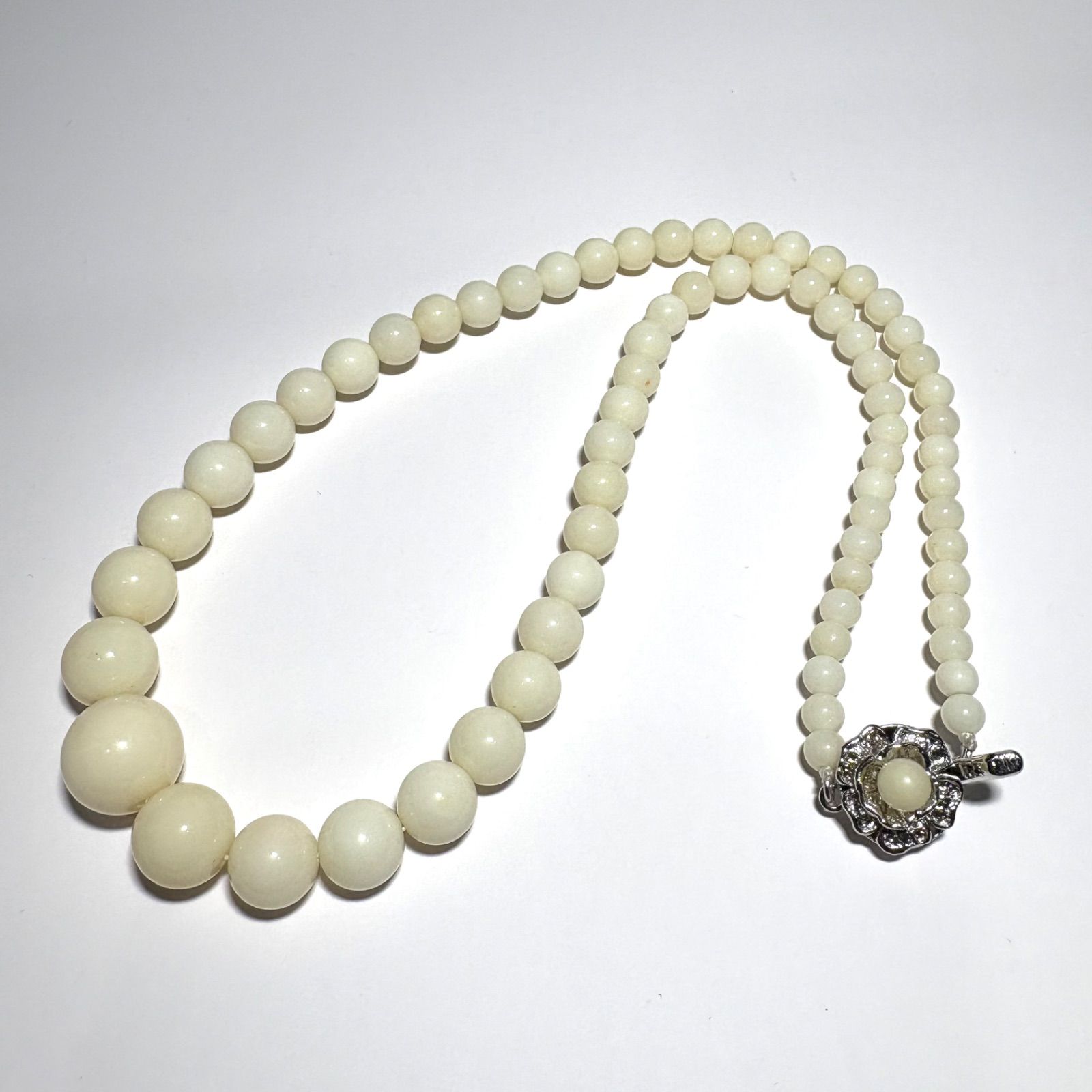 天然白珊瑚の上品グラデーションネックレス 44cm シルバー金具 - メルカリ