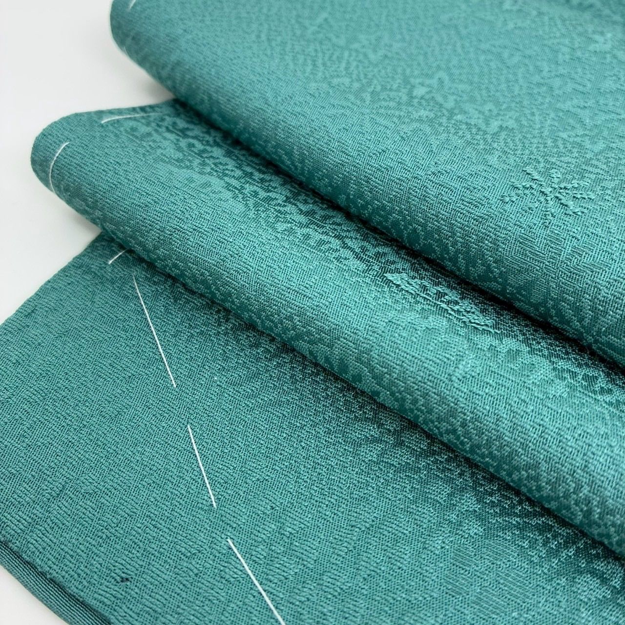 色無地 正絹 裄67 一つ紋 しつけ糸 美しい地模様 袷 着物 MK-1787