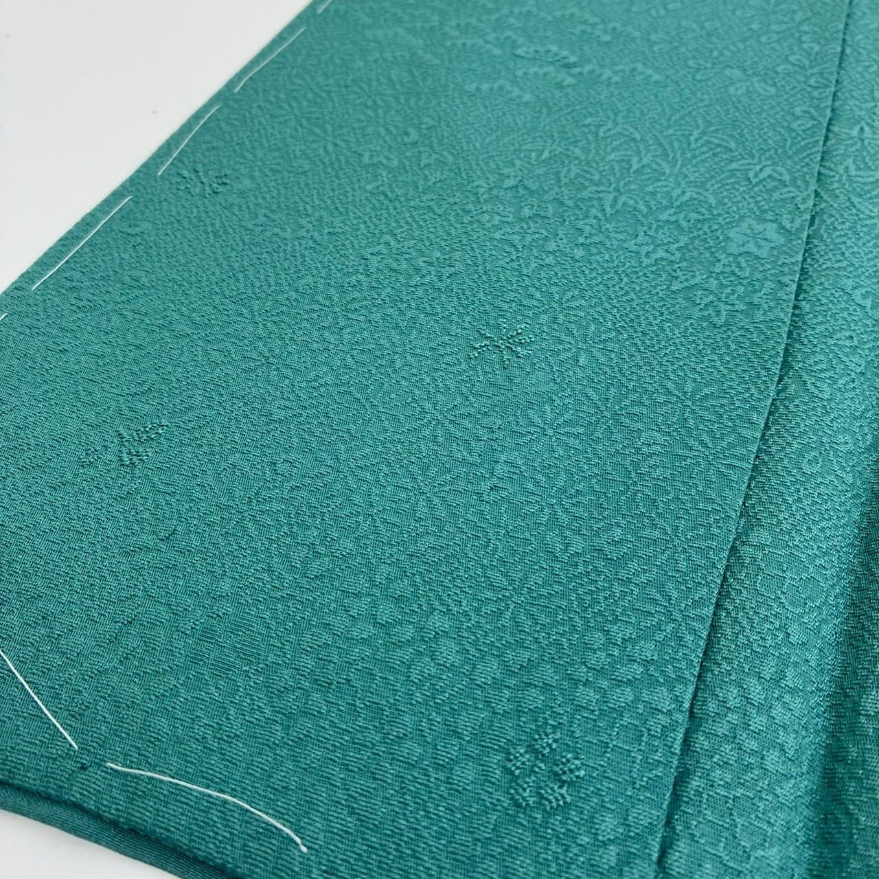 色無地 正絹 裄67 一つ紋 しつけ糸 美しい地模様 袷 着物 MK-1787