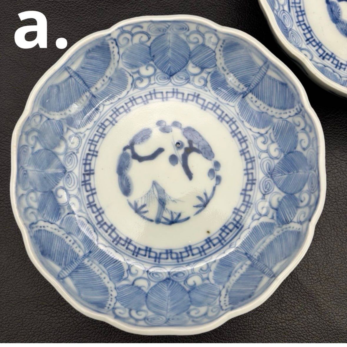 ①【古伊万里】染付なます皿 2枚 / 蝶唐草紋 丸窓松竹梅 ［当時物/骨董