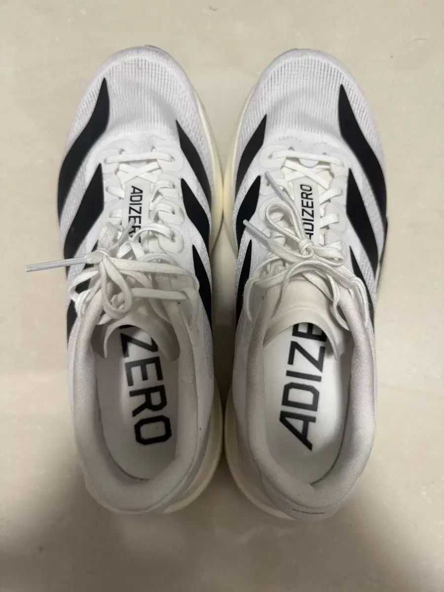 アディゼロ ランニングシューズ 265