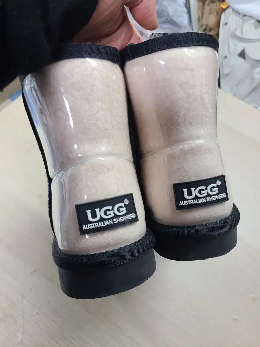  キッズ オーストラリア アグ ブーツ その他 キッズシューズ