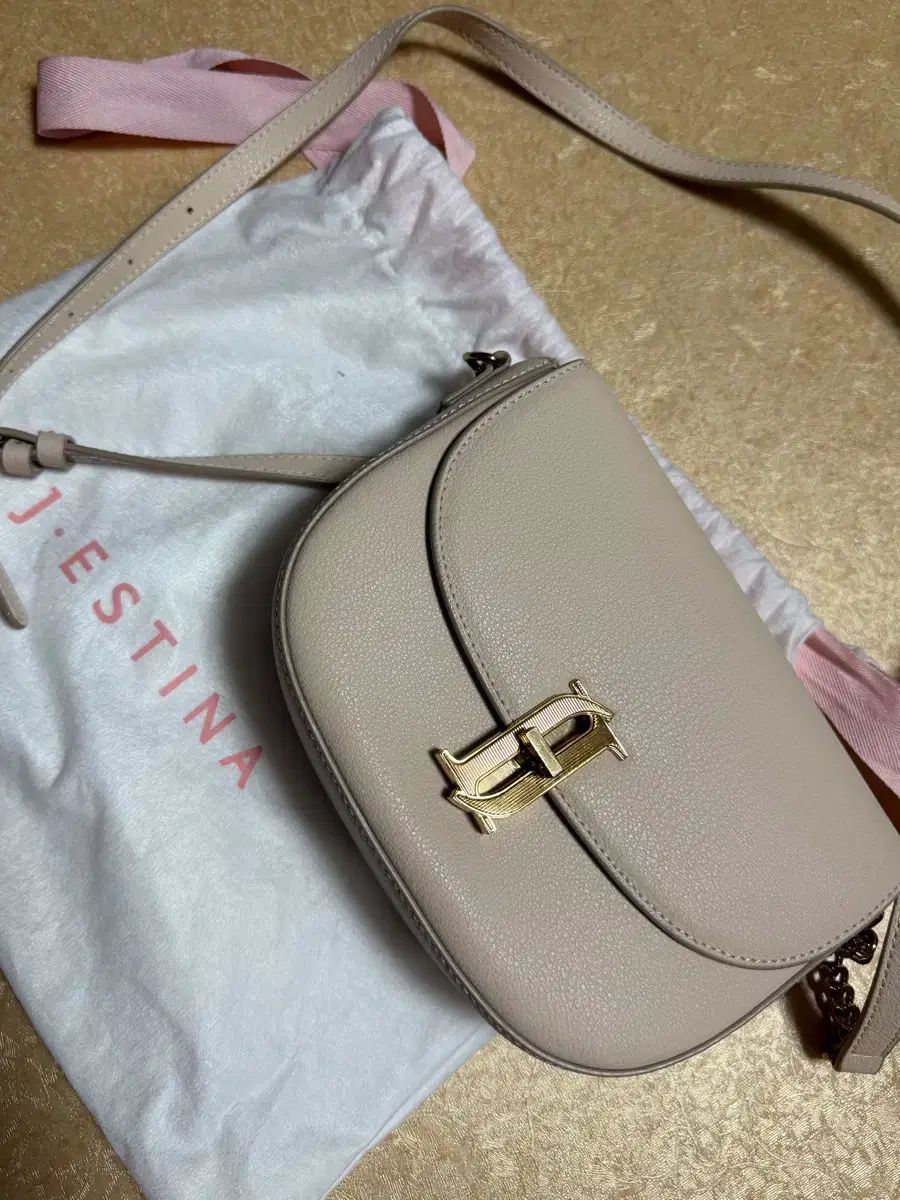 J ESTINA ジェイエスティナ クロスバック ベージュ