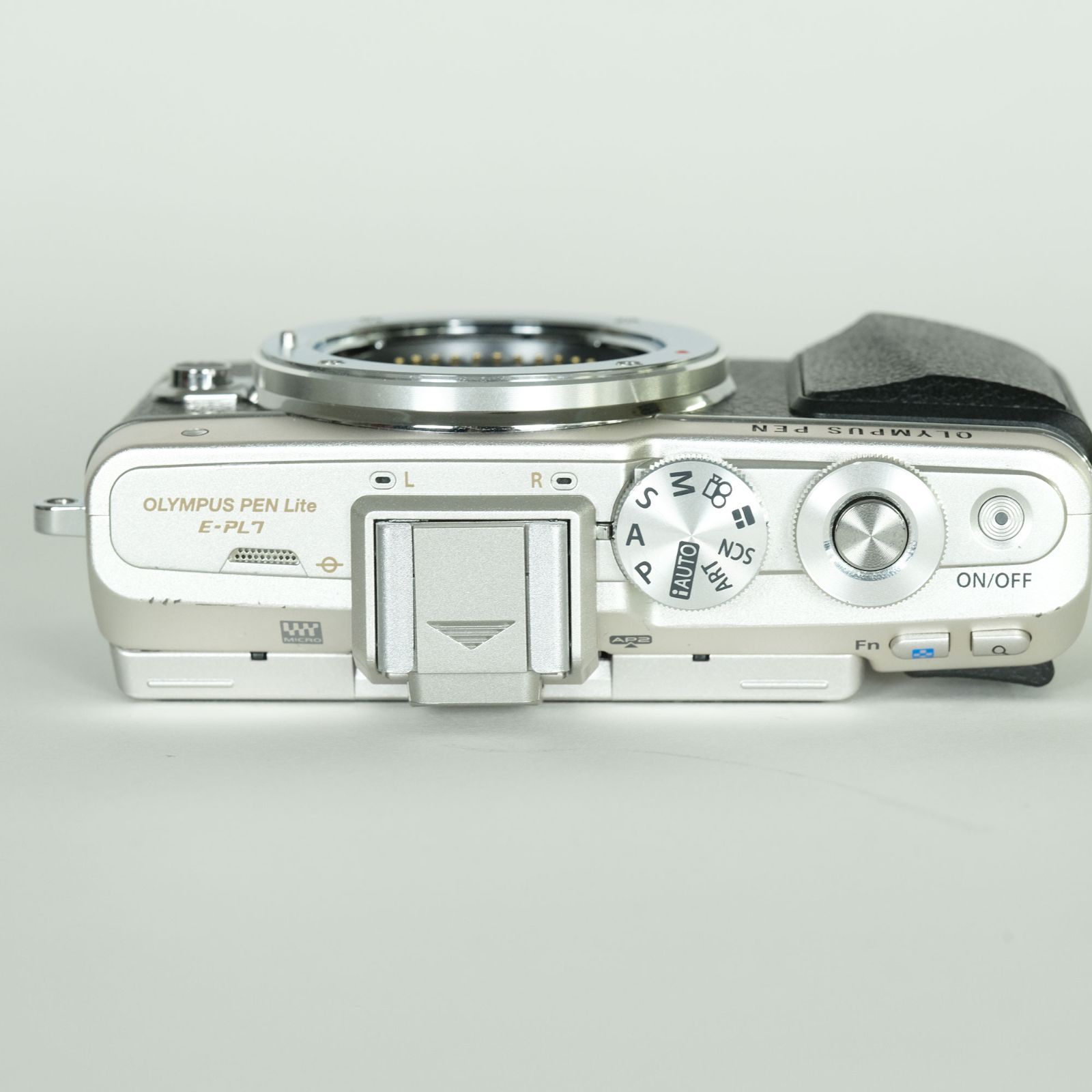 良品 | シャッター数19,540回] OLYMPUS PEN Lite E-PL7 ボディ