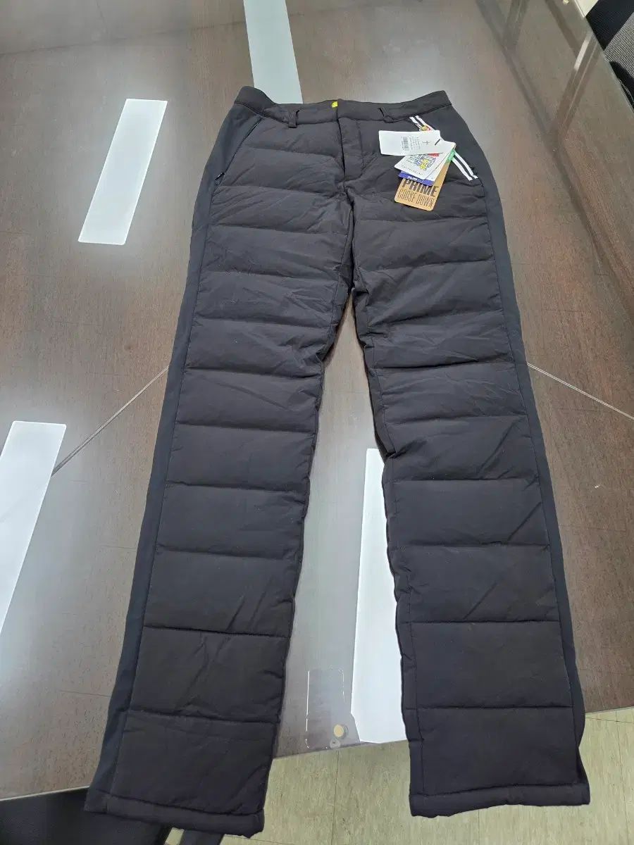 アディダス ブラック グースダウン ズボン