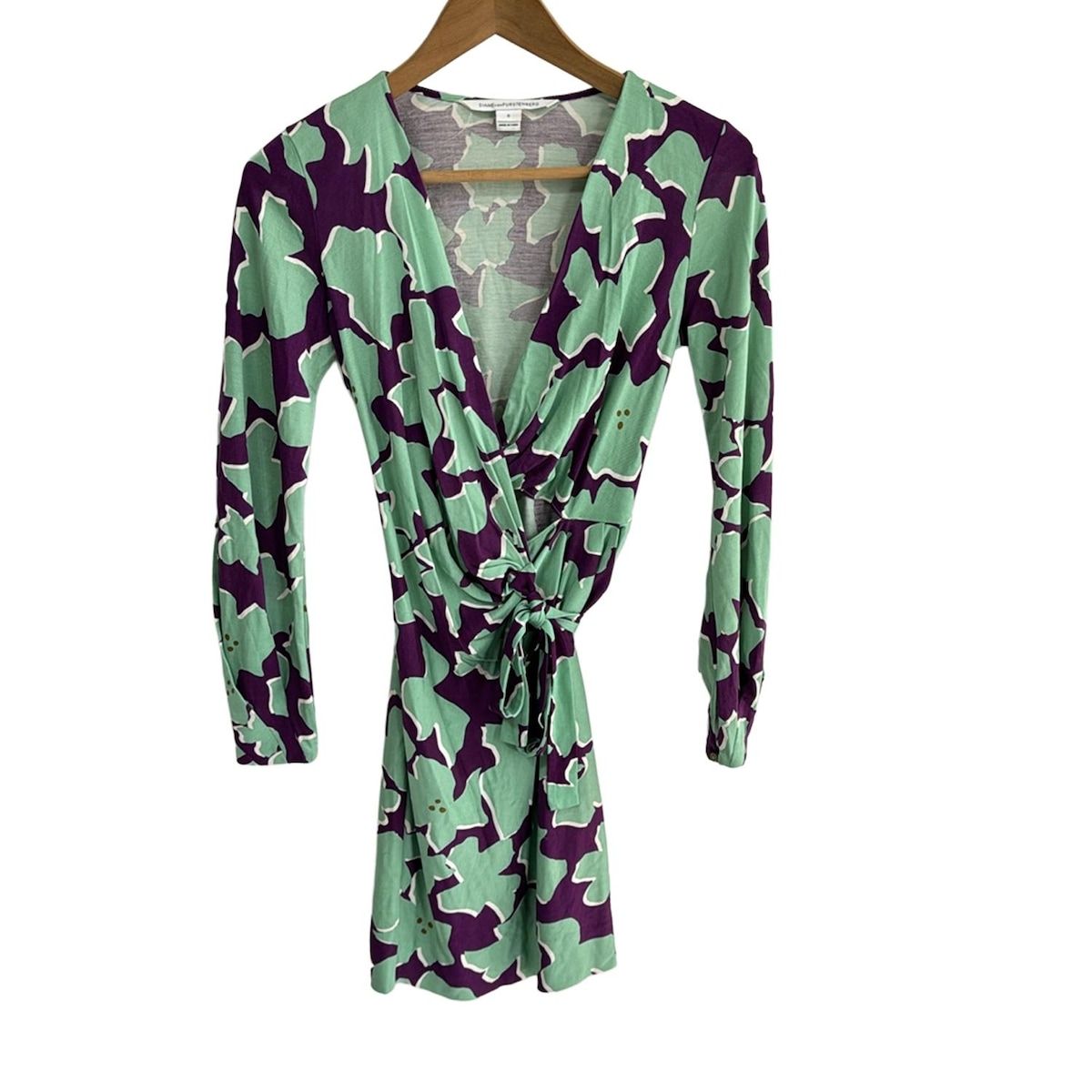 DIANE VON FURSTENBERG(DVF)(ダイアン・フォン・ファステンバーグ