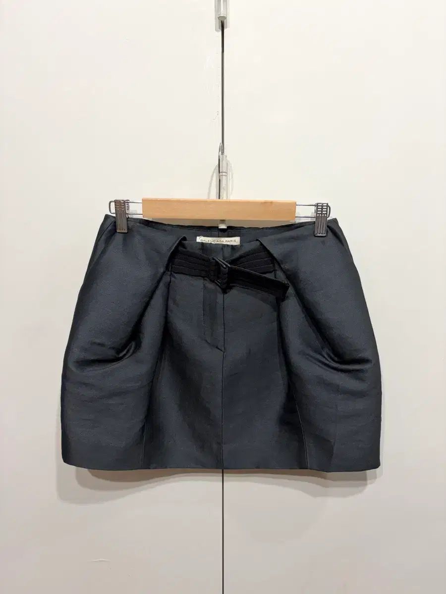 バレンシアガ ボーベルト付き スカート