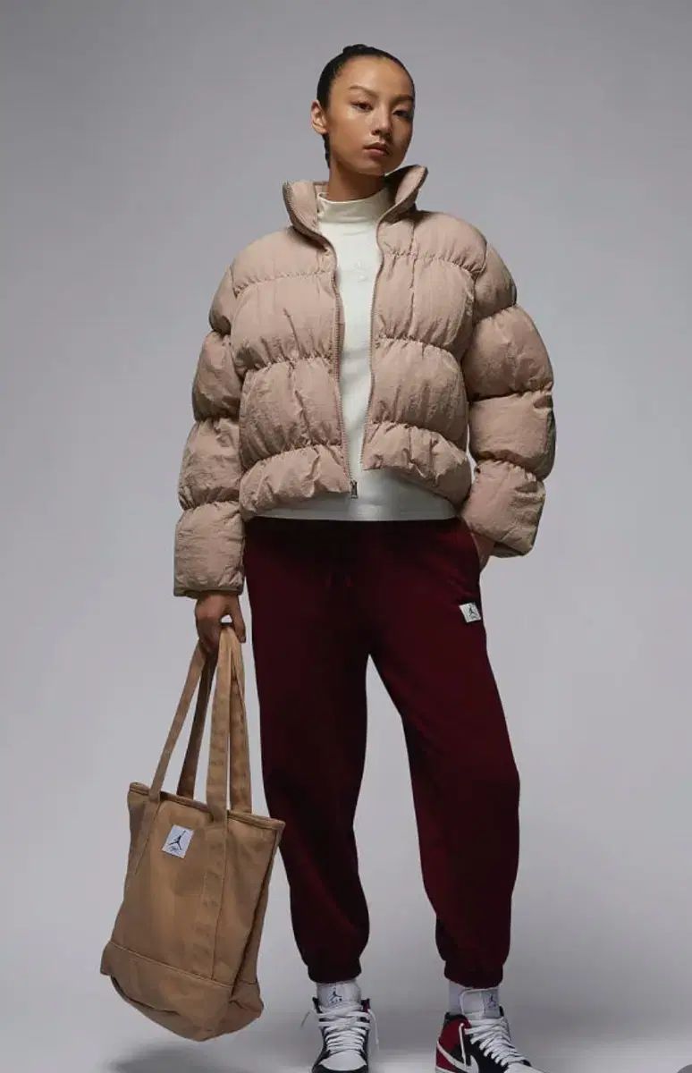 NIKE ジョーダン レディース ショート パファー ダウン アウター XL 95 ベージュ