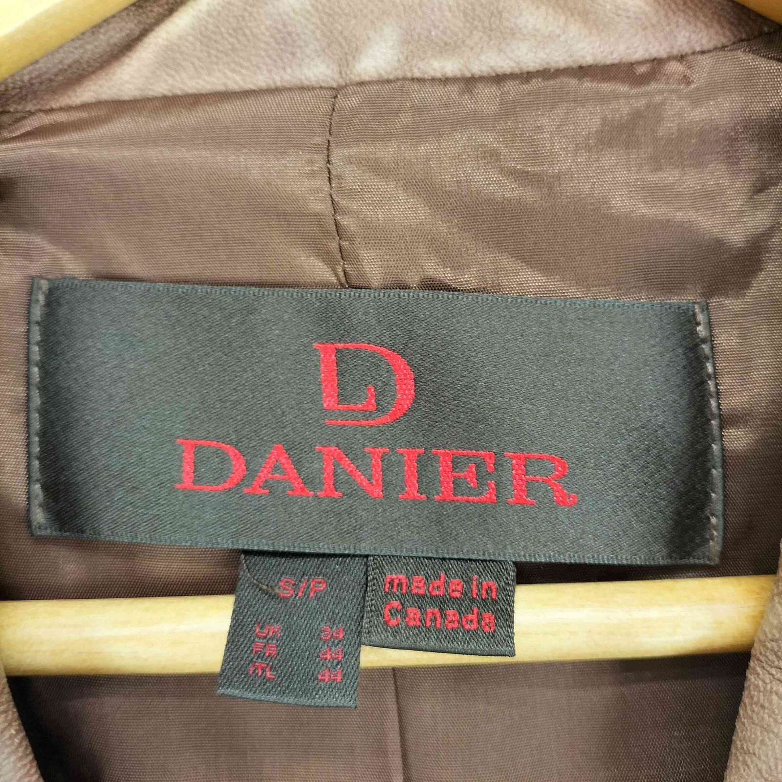 ユーズドフルギ USED古着 GENUINE LEATHER MADE IN CANADA レザー3B