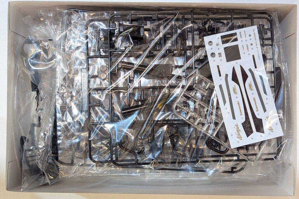 アオシマ 1/12 バイクシリーズ Kawasaki GPZ900R ニンジャ 2002年