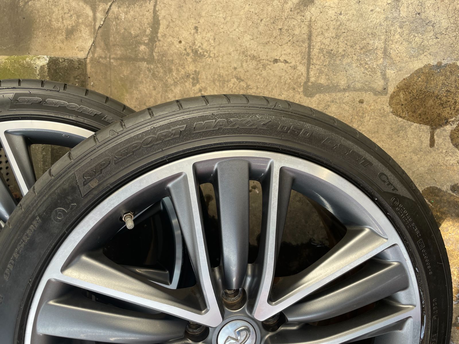 日産 V 37 スカイライン 19インチ 8 5 J H PCD 114 3 50 ダンロップ SP SPORT MAXX 050 245 40 RF 19 品 4本セット 菅146